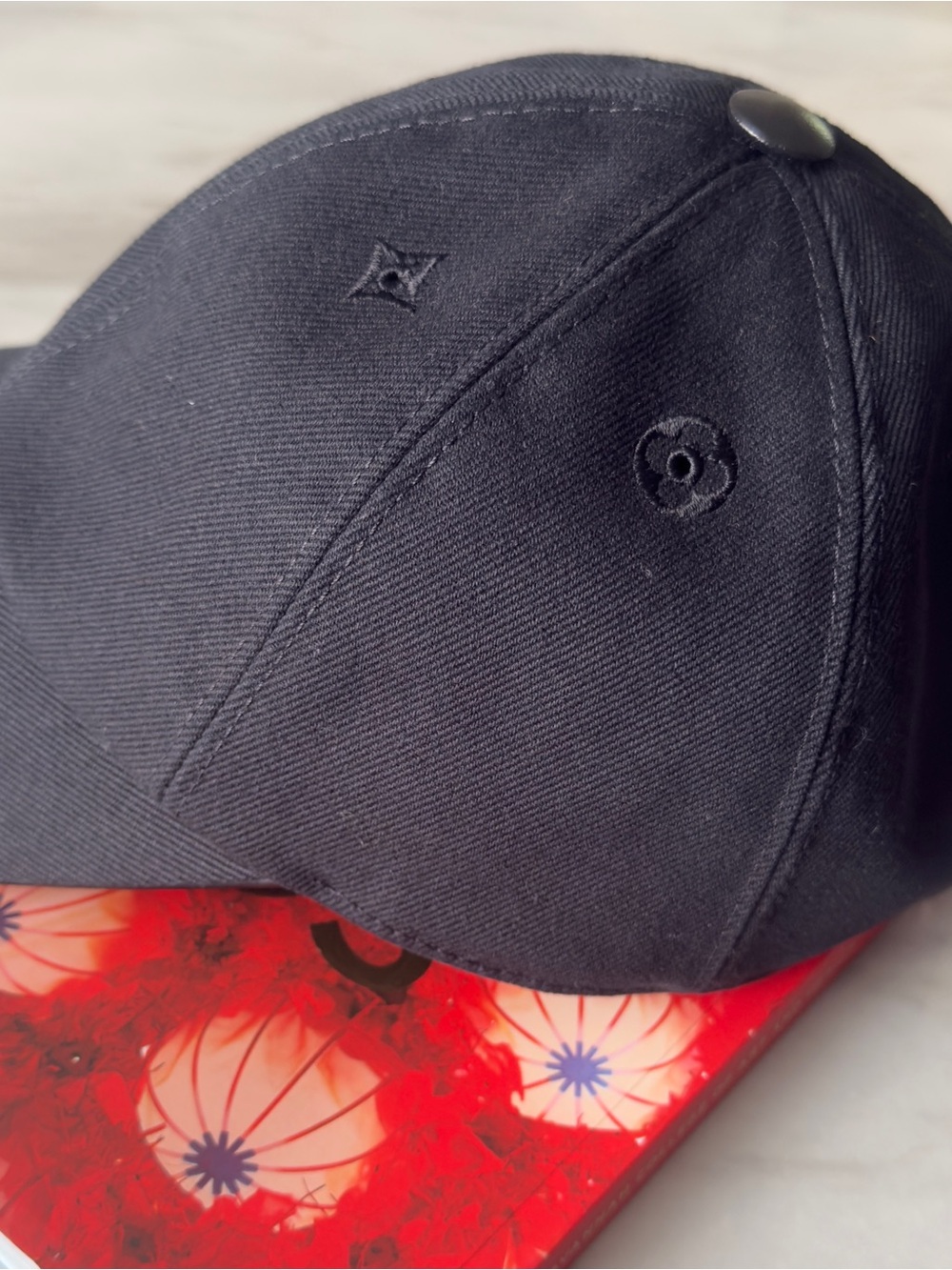 Louis Vuitton Iconic Black Hat - Picture 4 of 16